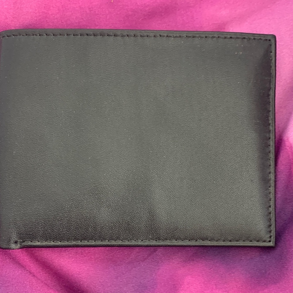 Perry Ellis genuine Black Leather Wallet new